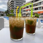 Con Vista Al Mar En La Mitica Nogalera Torremolinos