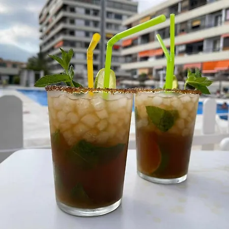 Con Vista Al Mar En La Mitica Nogalera Torremolinos