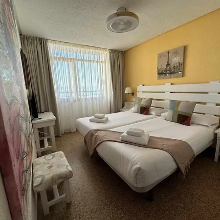 Con Vista Al Mar En La Mitica Nogalera