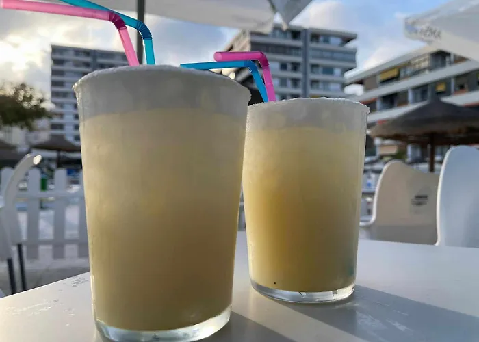 Con Vista Al Mar En La Mitica Nogalera Torremolinos